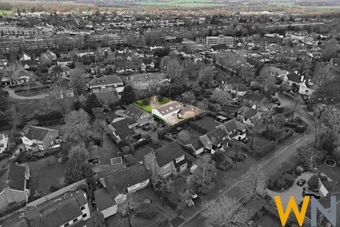 undefined, Roundwood Avenue, Hutton Mount, Brentwood CM13