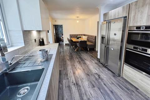 undefined, Larkspur Close, Hall Ith Wood
