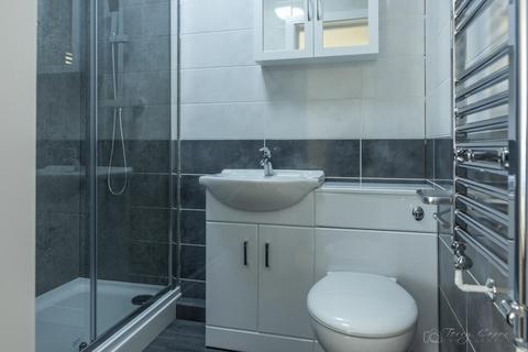 Studio to rent, Derry Villas Deluxe Studio