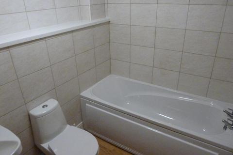 3 bedroom house share to rent, 39B Connaught Avenue