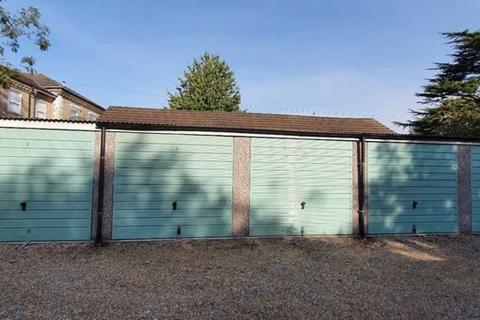 Garage to rent, Portswood Road, Southampton SO17