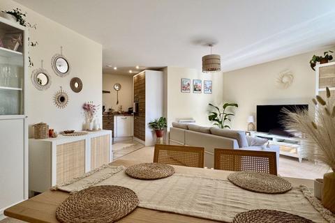 1 bedroom flat for sale, Wallis Square, Farnborough GU14