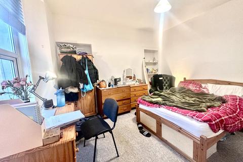 5 bedroom house share to rent, 4 Napier Terrace, Maisonette