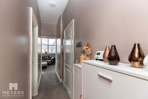 2 bedroom flat for sale, Seabourne Road, Bournemouth, BH5 2