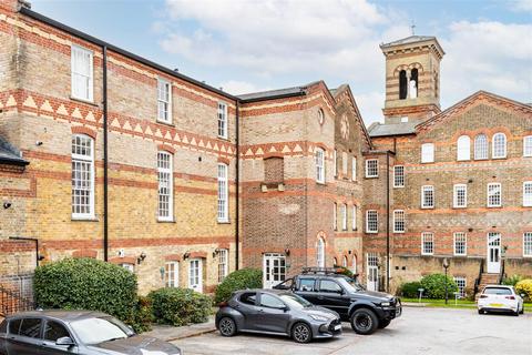 1 bedroom flat for sale, Southdowns Park, Haywards Heath