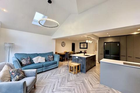 4 bedroom detached house for sale, Garganey Close, Coalville LE67