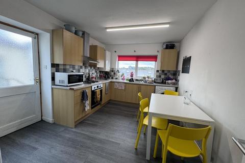 3 bedroom house share to rent, 204 North Road West TFF