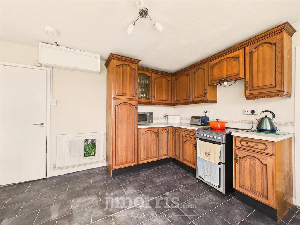 CAM05297 G0-PR0099-STILL028.jpg