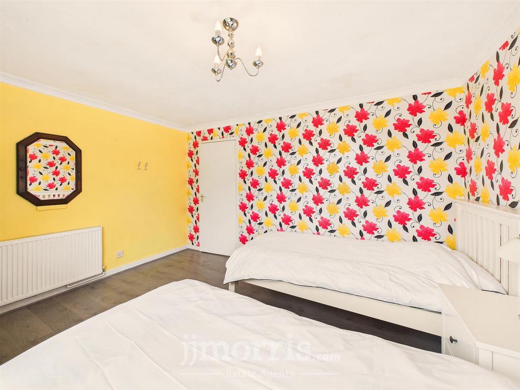 CAM05297 G0-PR0099-STILL016.jpg