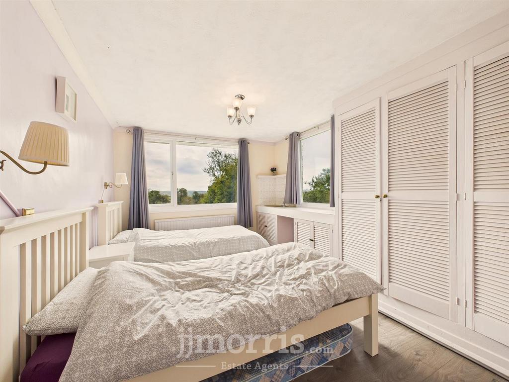 CAM05297 G0-PR0099-STILL020.jpg