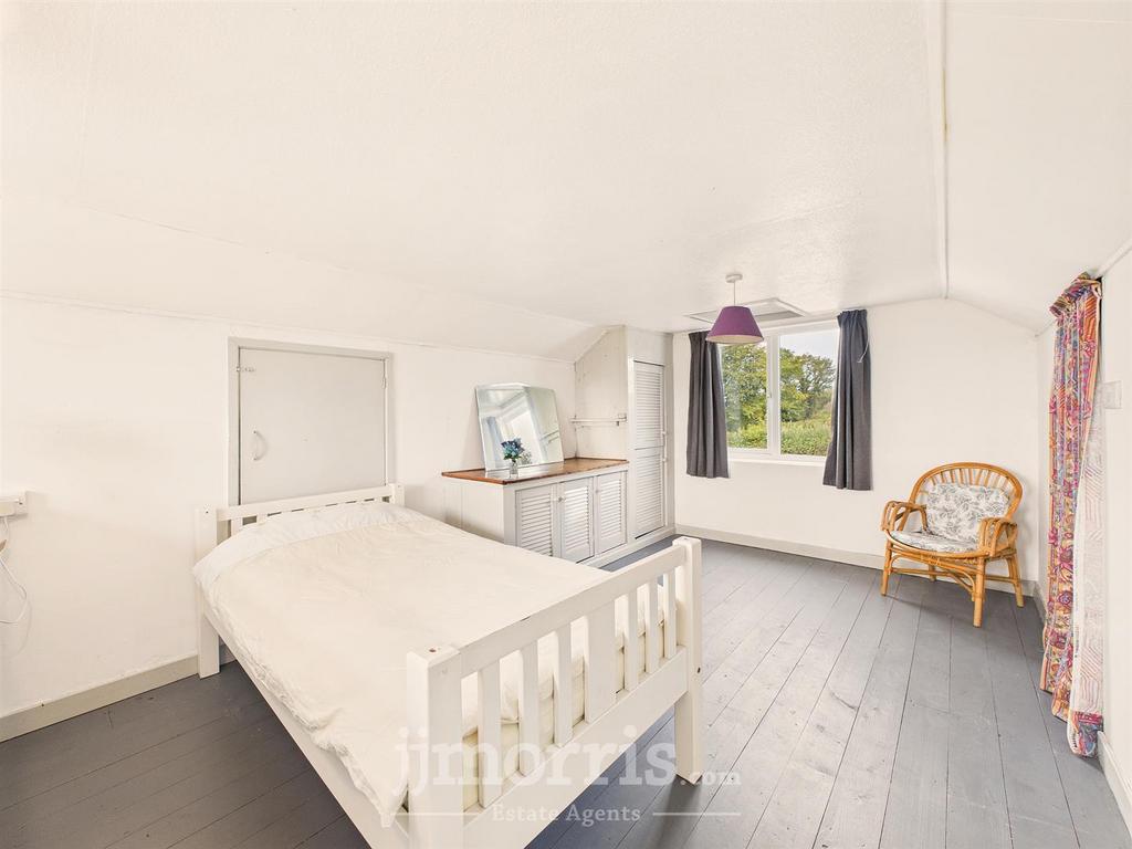 Loft Room/Bedroom Five