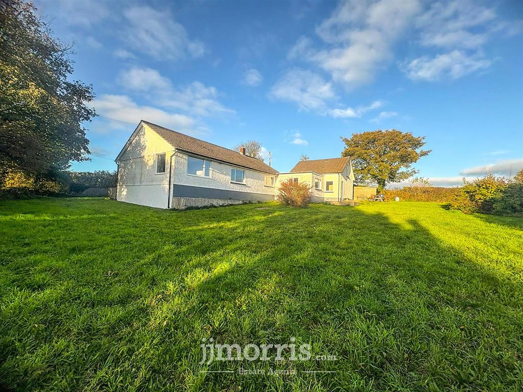 AD51 D9 E1-5 A0 C-4 C0 F-B118-0678 C6 B04 D44.jpeg