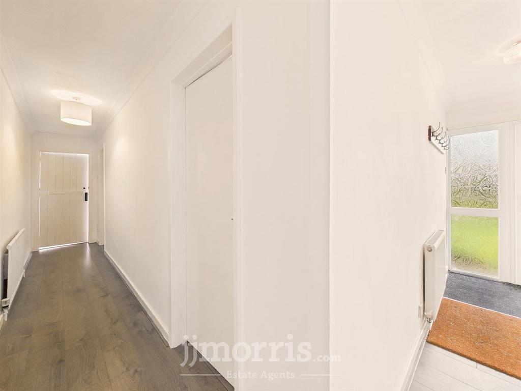 CAM05297 G0-PR0099-STILL009.jpg