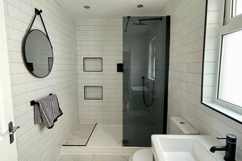 undefined, Lincoln LN5