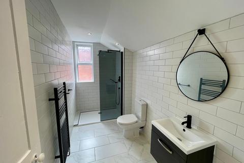 undefined, Lincoln LN5