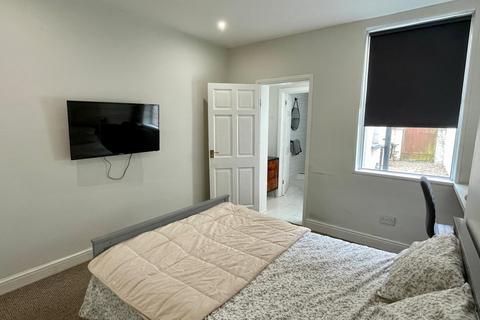 undefined, Lincoln LN5