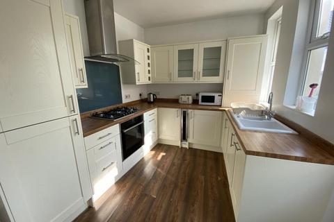 4 bedroom house share to rent, 32 Eton Place