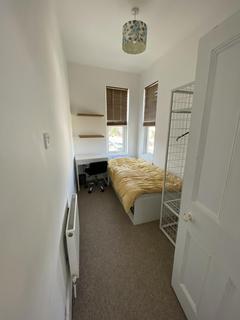 4 bedroom house share to rent, 32 Eton Place