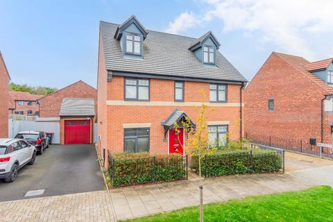 5 bedroom detached house to rent, Lawley, Telford TF4