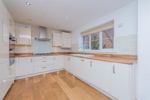 5 bedroom detached house to rent, Lawley, Telford TF4