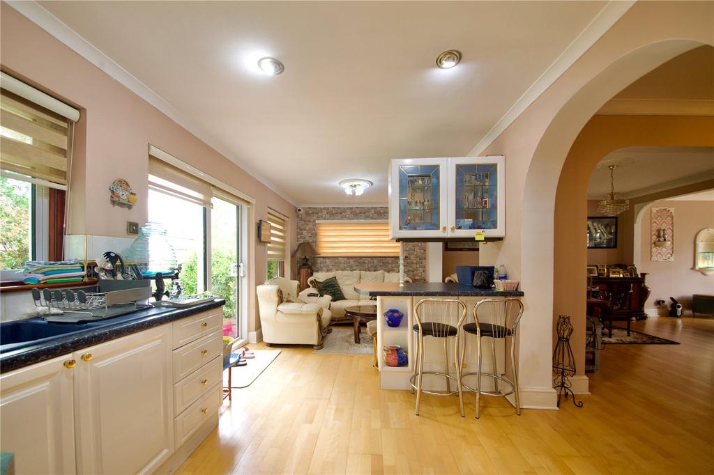 Kitchen/Dining