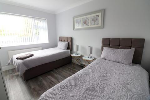 undefined, Luton LU3