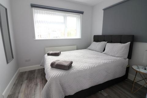 undefined, Luton LU3