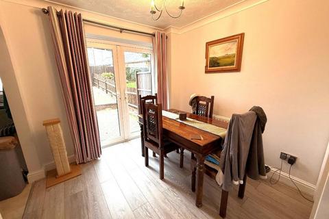 3 bedroom semi-detached house for sale, Bushmead, Luton LU2