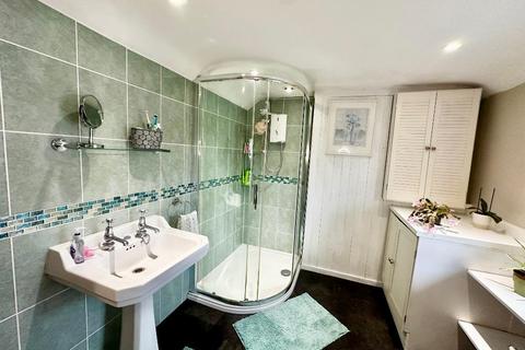 3 bedroom detached house for sale, Station Road, Halstead, Sevenoaks, Kent, TN14 7DJ