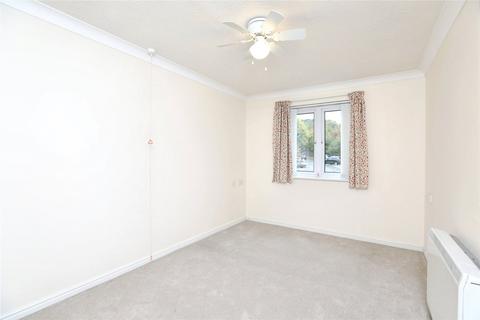undefined, Woodlands Court (Chatham), Chatham ME5