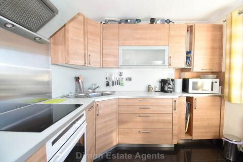 1 bedroom flat for sale, Harbour Tower, Trinity Green