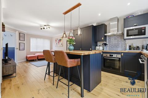 3 bedroom semi-detached house for sale, Chelmsford CM2