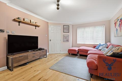3 bedroom semi-detached house for sale, Chelmsford CM2