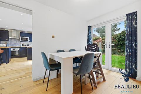 3 bedroom semi-detached house for sale, Chelmsford CM2