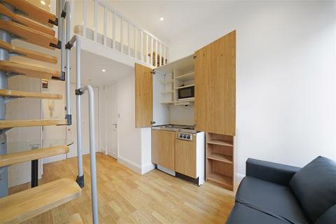 Studio to rent, Gunterstone Road, W14