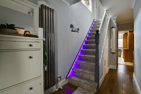 3 bedroom semi-detached house for sale, Eastern Avenue East, Romford RM1
