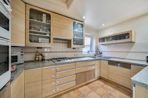3 bedroom apartment for sale, Welcote Drive, Northwood, Middlesex