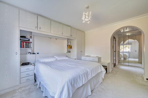 5 Welcote Drive, Northwood, HA6 2NG