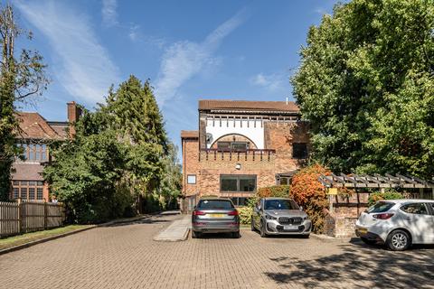 Welcote Drive, Northwood, Middlesex