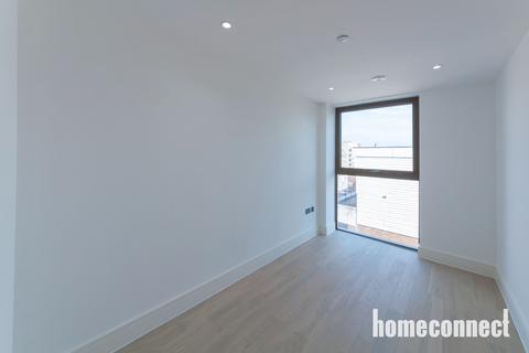 2 bedroom flat to rent, Colts Village Apartments,  Barking Road, London