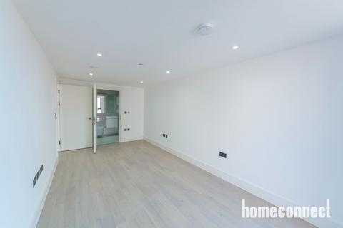 3 bedroom flat to rent, Colts Village Apartments,  Barking Road, London