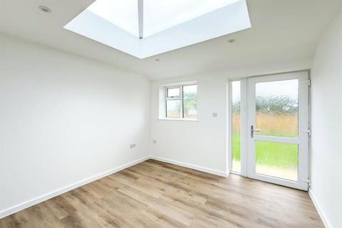 undefined, Manor Close, Cosgrove, Milton Keynes, Bucks, MK19