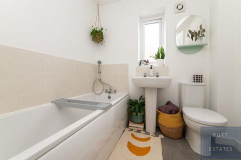 11 Brooklyn Close, Exeter, EX1 3XD
