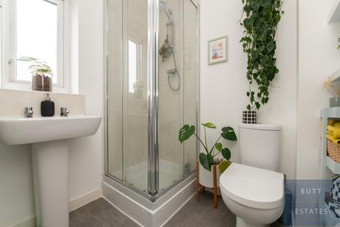 11 Brooklyn Close, Exeter, EX1 3XD
