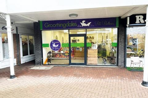 Retail property (out of town) to rent - Quinton Court, Walsall WS6
