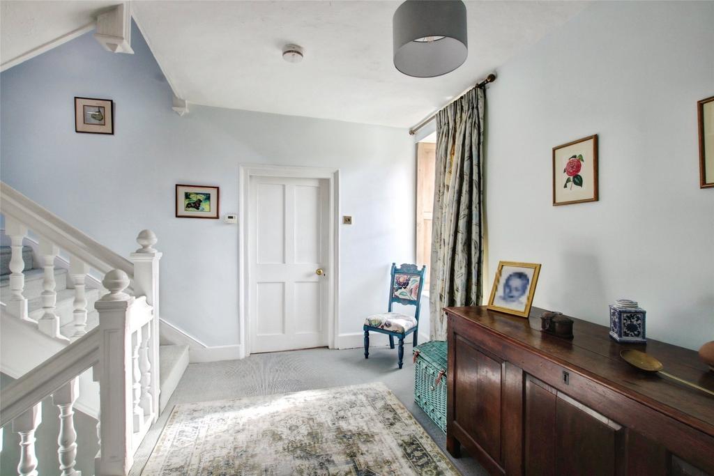 Landing 1st Floor