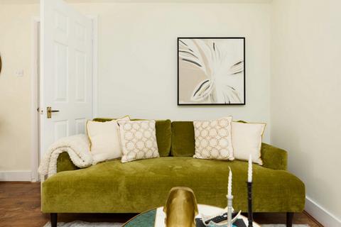 3 bedroom apartment to rent, St. John's Villas, London, N19