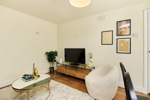 3 bedroom apartment to rent, St. John's Villas, London, N19