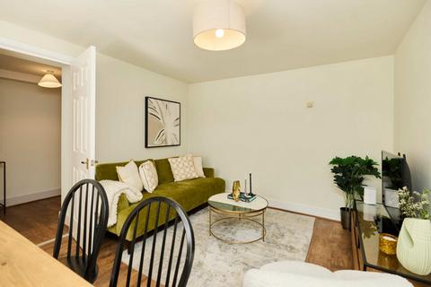 3 bedroom apartment to rent, St. John's Villas, London, N19