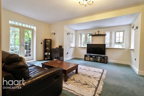 2 bedroom apartment for sale, Milestone Court, Doncaster